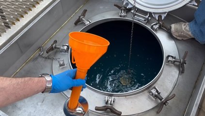 Tải video: Varese, sequestrati oltre 256mila litri di gasolio di contrabbando (04.07.22)