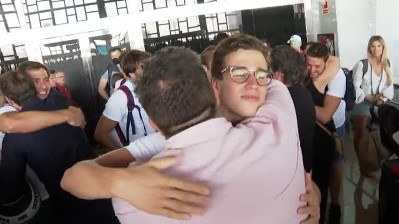 Los campeones del mundo de waterpolo, de vuelta a casa