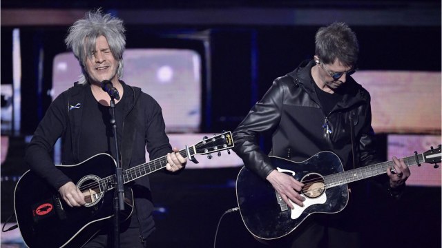 GALA VIDEO - Nicolas Sirkis fête les quarante ans d'Indochine : un anniversaire qui ne plaît pas à tout le monde !