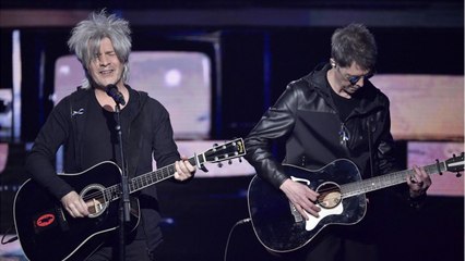 GALA VIDEO - Nicolas Sirkis fête les quarante ans d'Indochine : un anniversaire qui ne plaît pas à tout le monde !