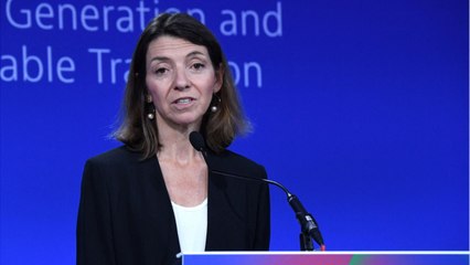 GALA VIDEO - Laurence Boone ministre des Affaires européennes : couple, enfant, amitié… que sait-on de sa vie privée ?