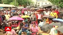 Kolkata । ধর্মতলায় চিটফান্ড সাফারার্স অ্যাসোসিয়েশনের বিক্ষোভে যোগ দেওয়ার পর বিক্ষোভের মুখে বিজেপি নেতা কল্যাণ চৌবে