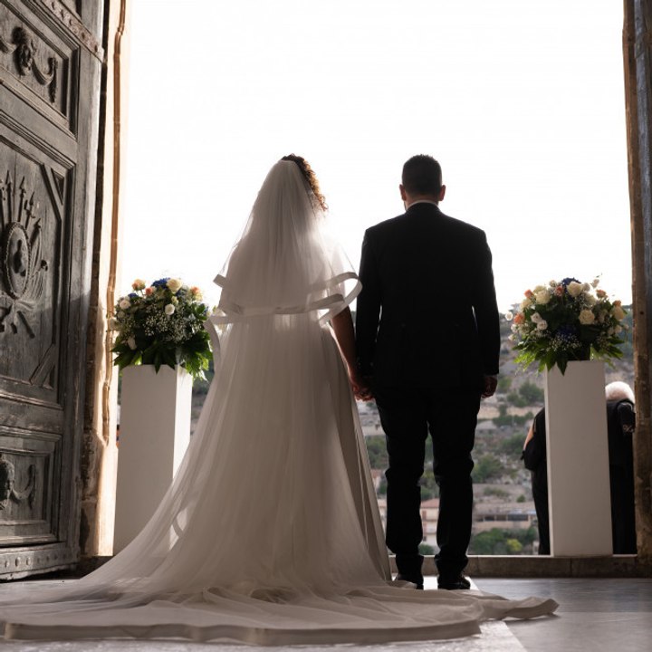Braut erwägt ihre Brautjungfern zu “entlassen” nach Junggesellinnenabschieds-Drama