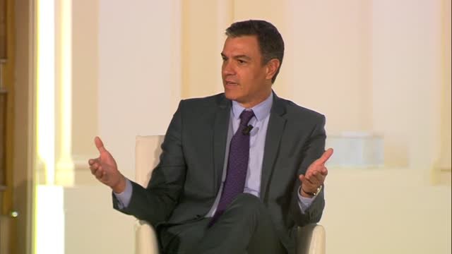 El paro baja en junio y se bate récord de contratos indefinidos