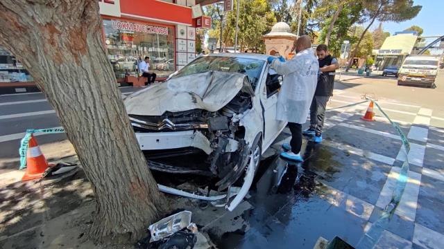 Son dakika haberleri: Otomobil yayaların arasına daldı: 5 yaralı