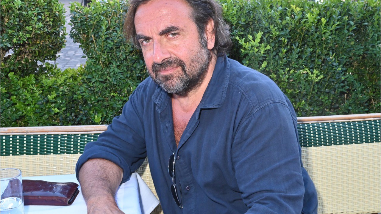 VOICI : "Ça la saoule un peu" : pourquoi la compagne d'André Manoukian ne vient (presque) jamais le voir en concert