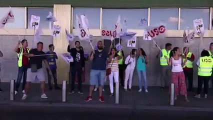 Spanish Ryanair staff strike over poor pay and working conditions