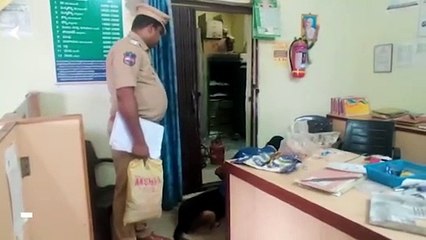 Nizamabad Bank Robbery : మూడు కోట్ల విలువైన బంగారం చోరీ | ABP Desam