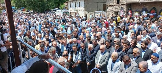 Amasya Belediye Başkanı Sarı'nın annesi son yolculuğuna uğurlandı