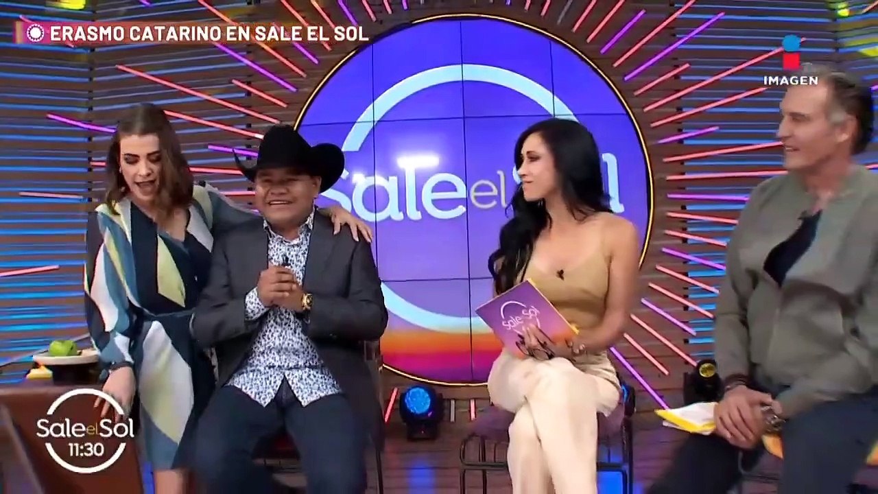 Lisset y Erasmo Catarino rompen en llanto por la muerte de sus padres