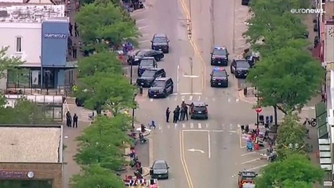 USA : un homme ouvre le feu lors d'un défilé pour la fête nationale, 6 morts