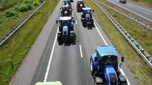 Histórico corte de carretera de los agricultores holandeses