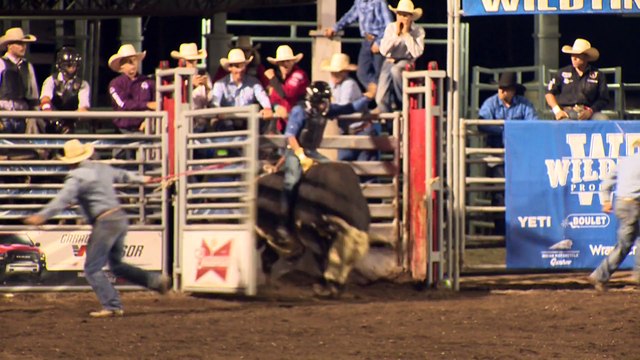 Ambiance survoltée au rodéo du festival country de Saint-Antonin