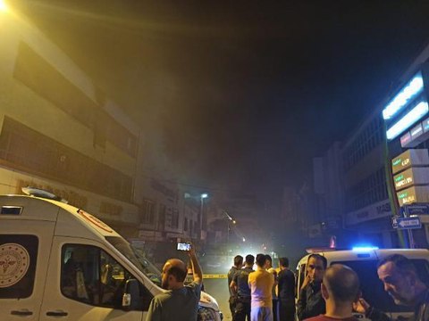 Son dakika haber | ANKARA ALTINDAĞ'DA BİR PARKE DÜKKANINDA YANGIN ÇIKTI