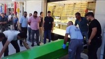 Kuyumcu komşusunun oğlu tarafından iş yerinde öldürüldü