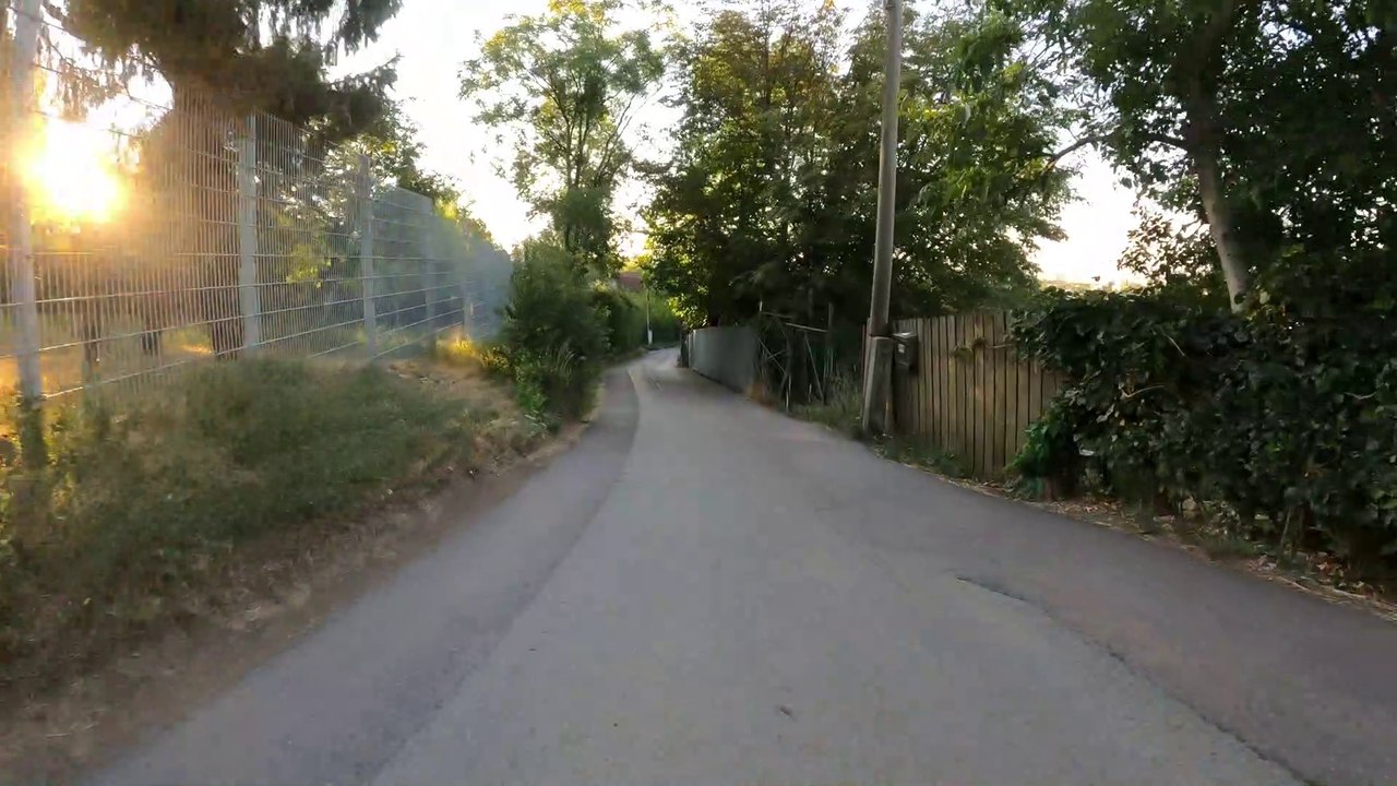 Wien Döbling am Rad: Hackenbergweg-Hackenberggasse frühmorgens