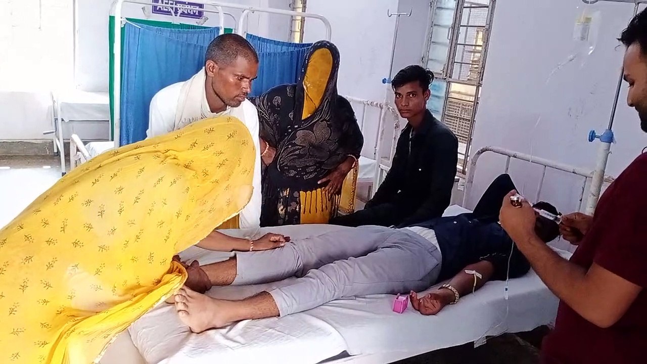 Video : पंखे के हटा रहा था तार, करंट लगने से दस फीट दूर जाकर गिरा