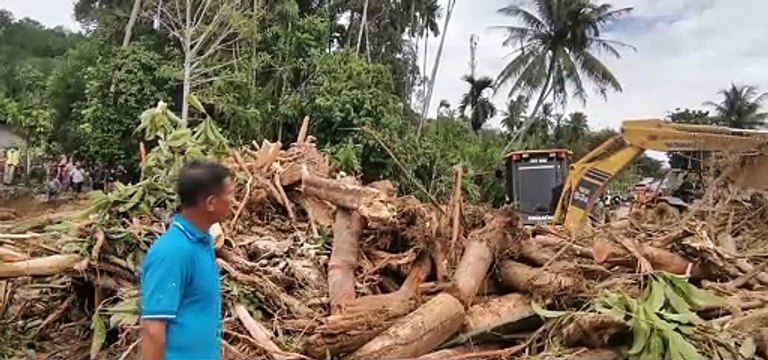Flash floods wreak havoc in Baling
