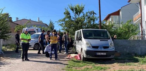 Son dakika: Aracıyla geri manevra yaparken, hastaneye götürmek istediği annesini ezdi