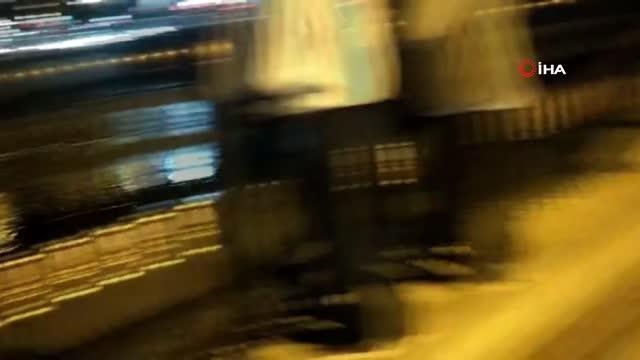 Son dakika haberleri... Mahsur kalan kediyi itfaiye ekipleri kurtardı