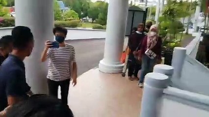 收8500不对付金主罗厘 执法员被控12条罪