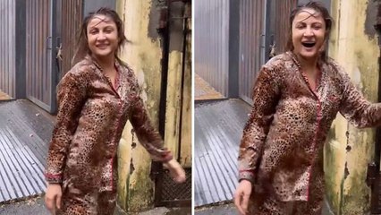 Urvashi Dholakia Rainy Day में Funny Dance Viral, Fans ने कहा "हम भी"... |Boldsky*Entertainment