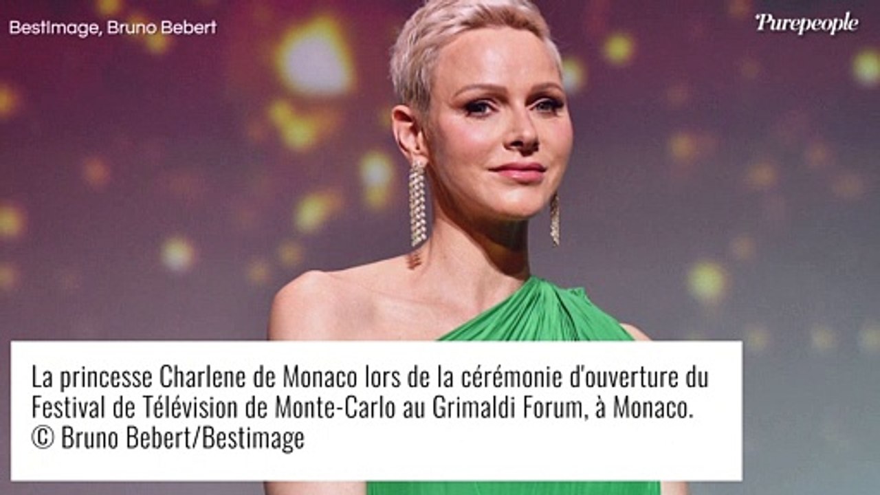 Charlene de Monaco assure sans Albert : épaules dénudées pour une visite émouvante
