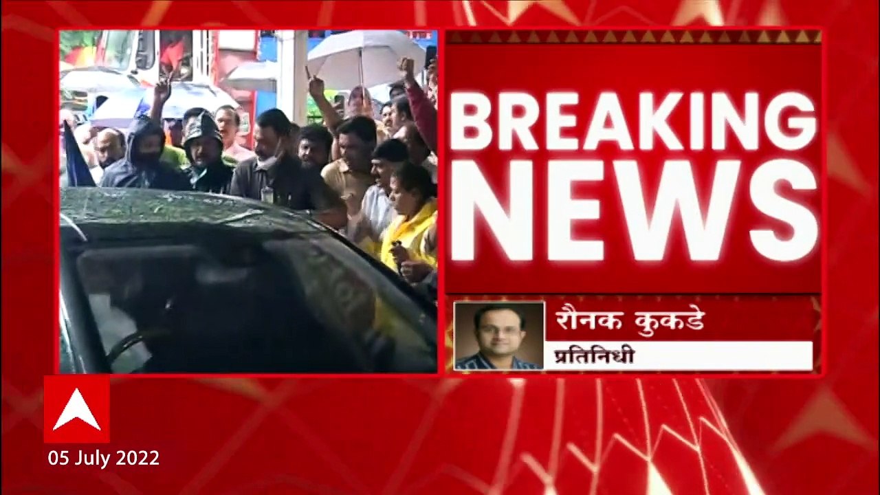 Uddhav Thackeray : देवेंद्र फडणवीसांनी शिंदेंकडून माईक हिसकावला, उद्धव ठाकरेंची टीका