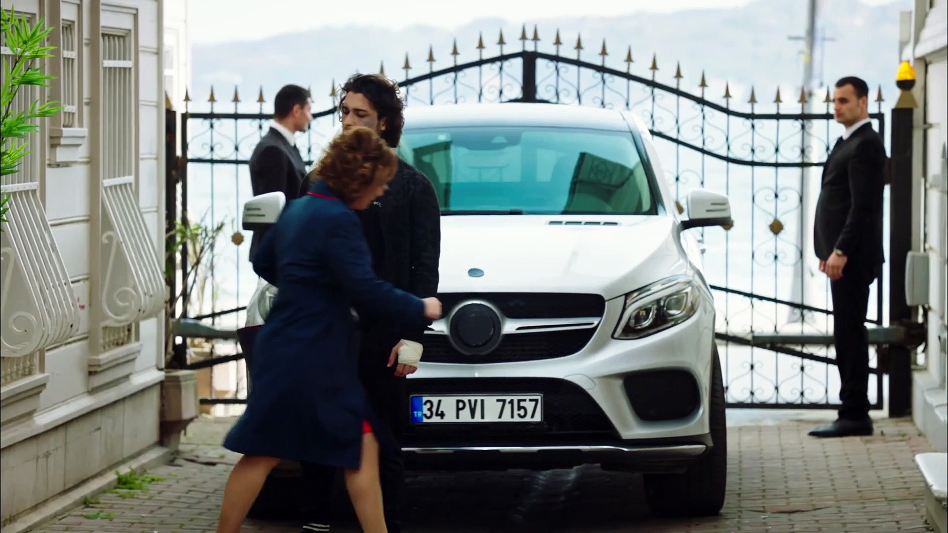 Fazilet Hanim ve Kizlari / Fazilet and Daughters – Episode 151 (English Subtitles)
