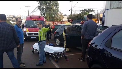 Caminhonete e dois carros se envolvem em colisão no Bairro Neva