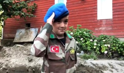 Son dakika haber: Selden etkilenen çocuk, kendisine yardım eden komandoları görünce jandarma olmaya karar verdi