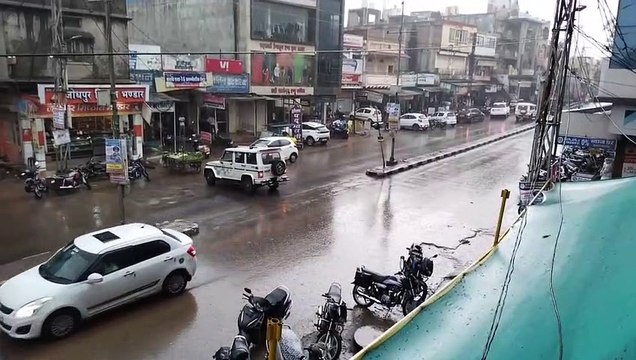 Rain:मेघगर्जना और बिजली के साथ हुई बारिश: कहीं झमाझम तो कहीं रिमझिम बारिश