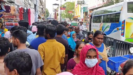 कोरोना और गाइडलाइन की किसे है परवाह!