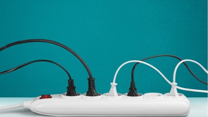 Cette multiprise petite mais puissante vous permettra de faire des économies