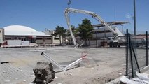 Beton pompasının kopan kolunun altında kalan işçi yaralandı