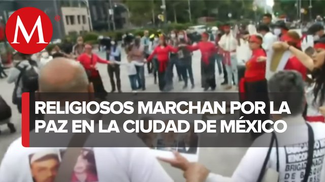 Feligreses católicos y familiares de desaparecidos marchan en CdMx