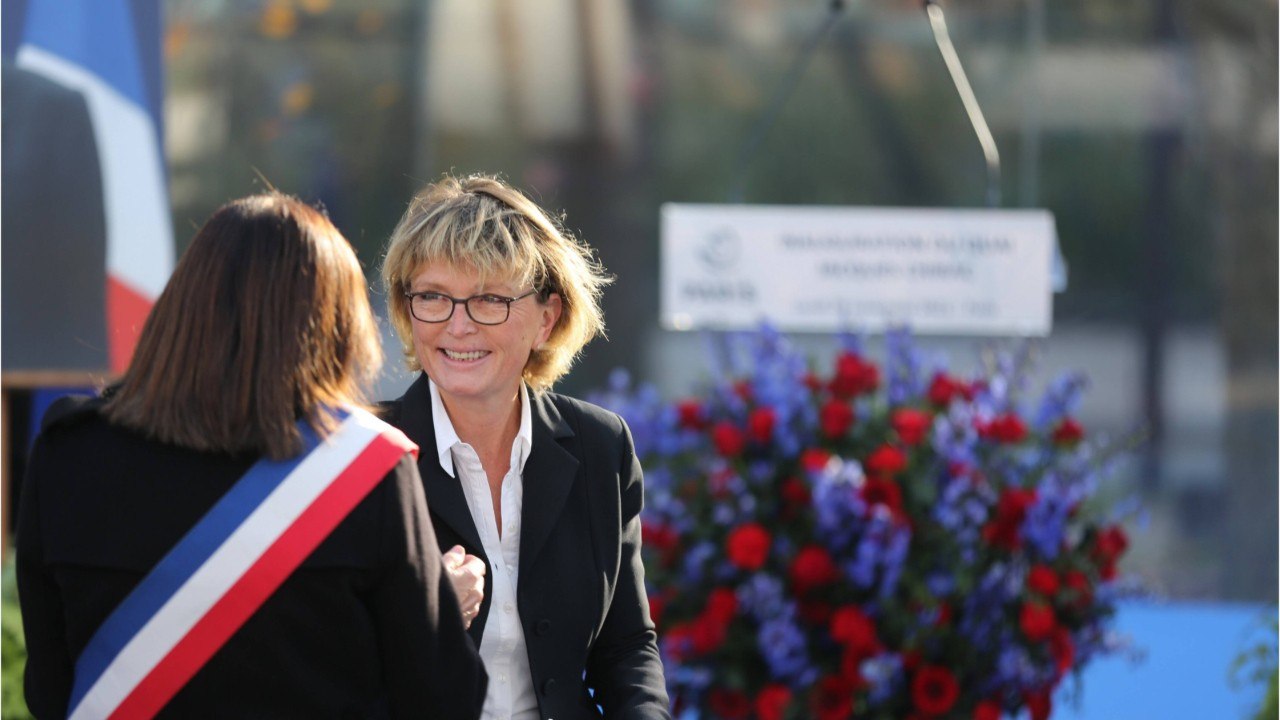 GALA VIDÉO - Claude Chirac bouleversée : cet hommage à son père Jacques Chirac qui la touche énormément