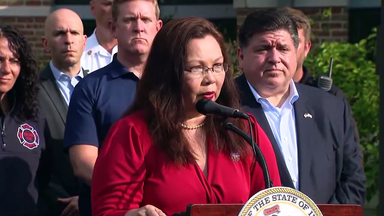 Man in custody after Highland Park parade mass shooting