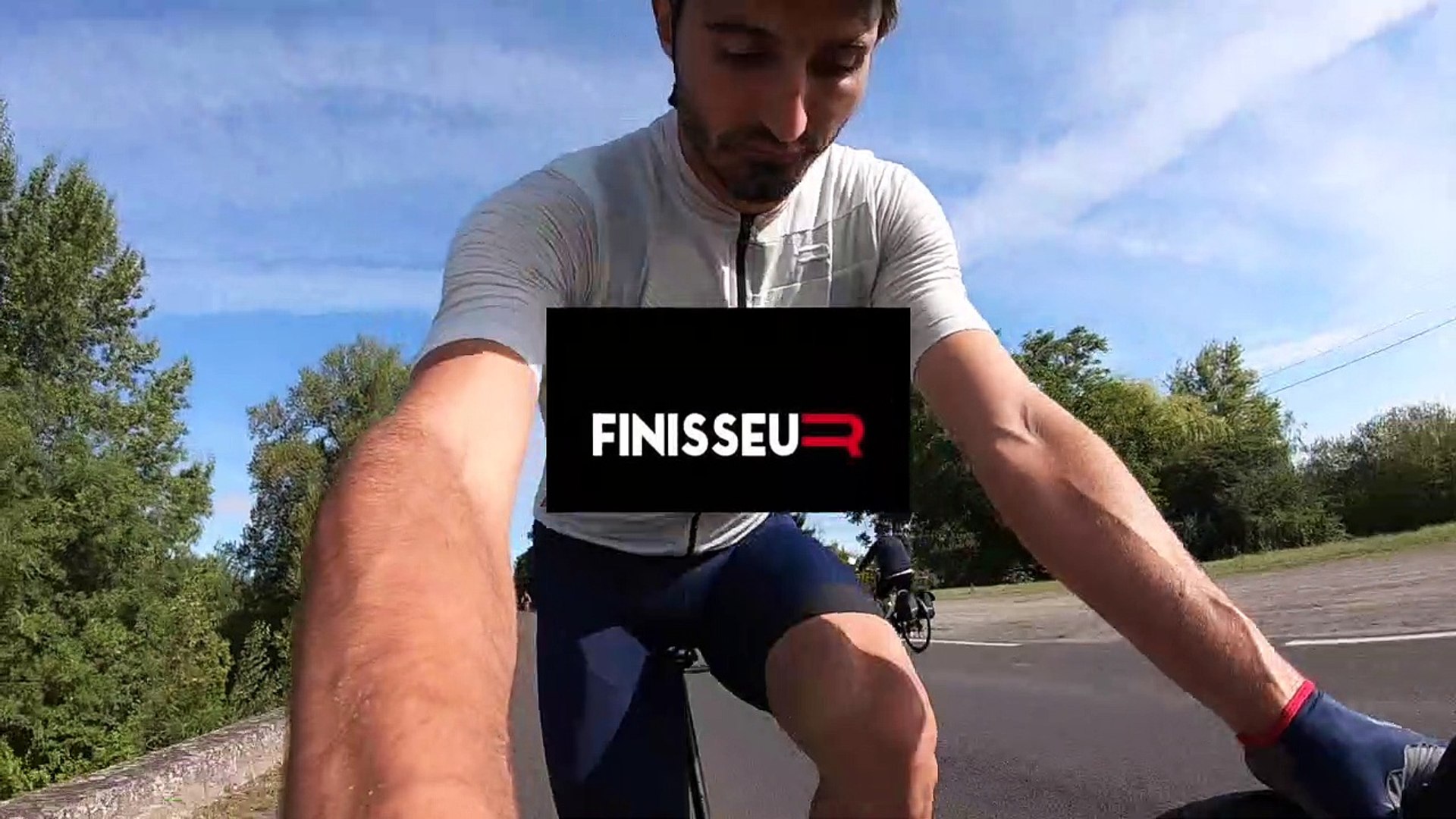 Matériel - Cyclism'Actu a testé le Finisseur Pro avec le Merino à l'honneur  ! - Vidéo Dailymotion