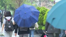 [날씨] 무더위 속 요란한 소나기...내일 다시 중부 장맛비 / YTN