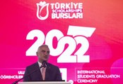 Türkiye Bursları alan uluslararası öğrencilerin 2022 mezuniyet töreni düzenlendi