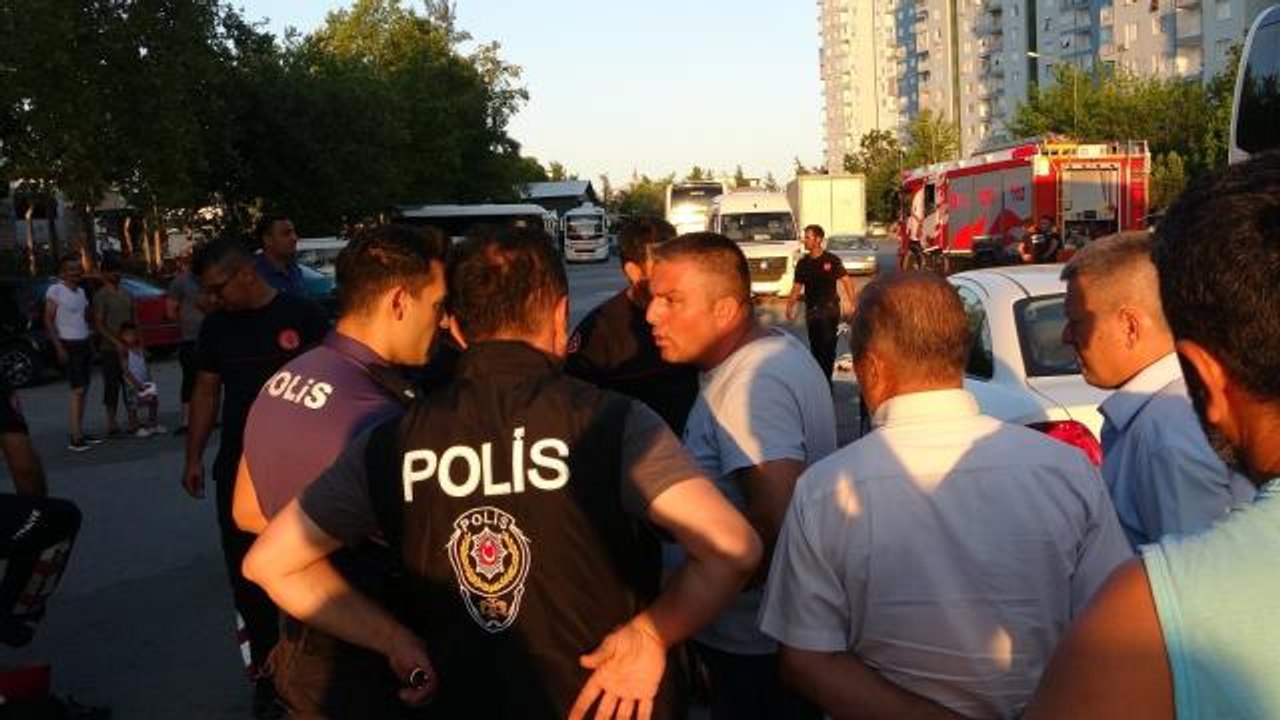 Park halindeki boş yolcu otobüsünde yangın