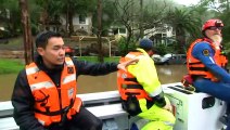 SES delivering supplies to Hawkesbury residents by boat