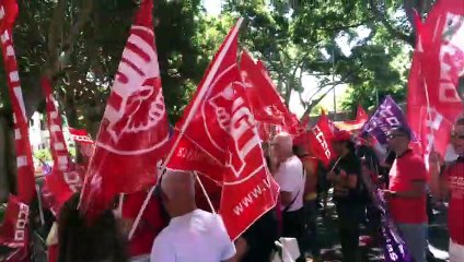 Manifestación frente a la CEOE Tenerife de los sindicatos