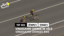 Changement de vélo pour Vingegaard / Vingegaard changes his bike- Étape 5 / Stage 5 - #TDF2022
