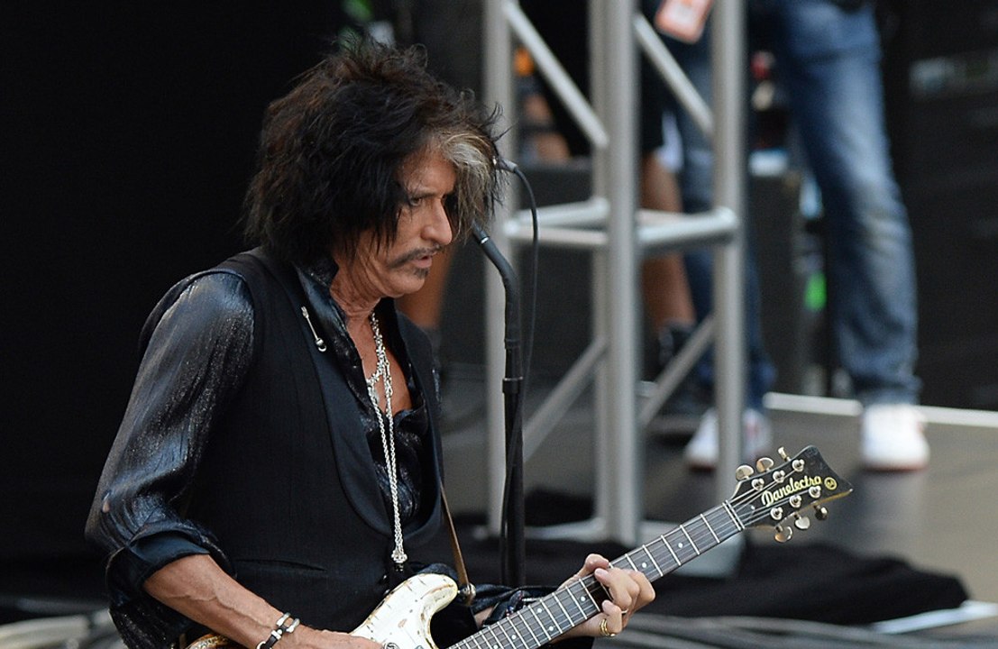 Aerosmith's Joe Perry disagrees with Gene Simmo...