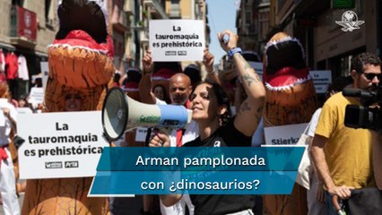 Arman pamplonada con dinosaurios en lugar de toros en protesta por la crueldad animal