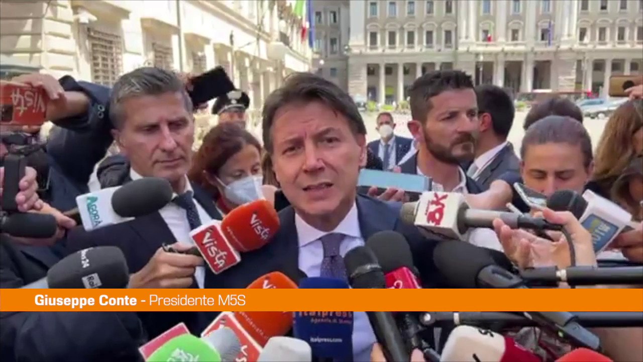Governo, Conte chiede "discontinuità" a Draghi