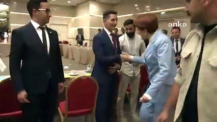 Akşener, partisinin gençlik kolları il başkanlarıyla bir araya geldi