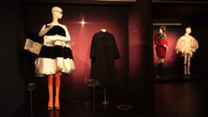 Una muestra en Bélgica invita reflexionar sobre desnudez y moda